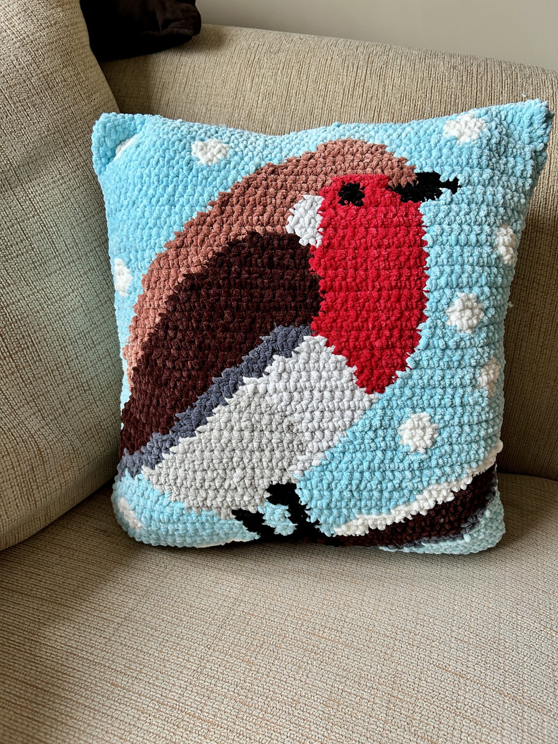 Robin Cushion Tapestry Crochet - Image 3